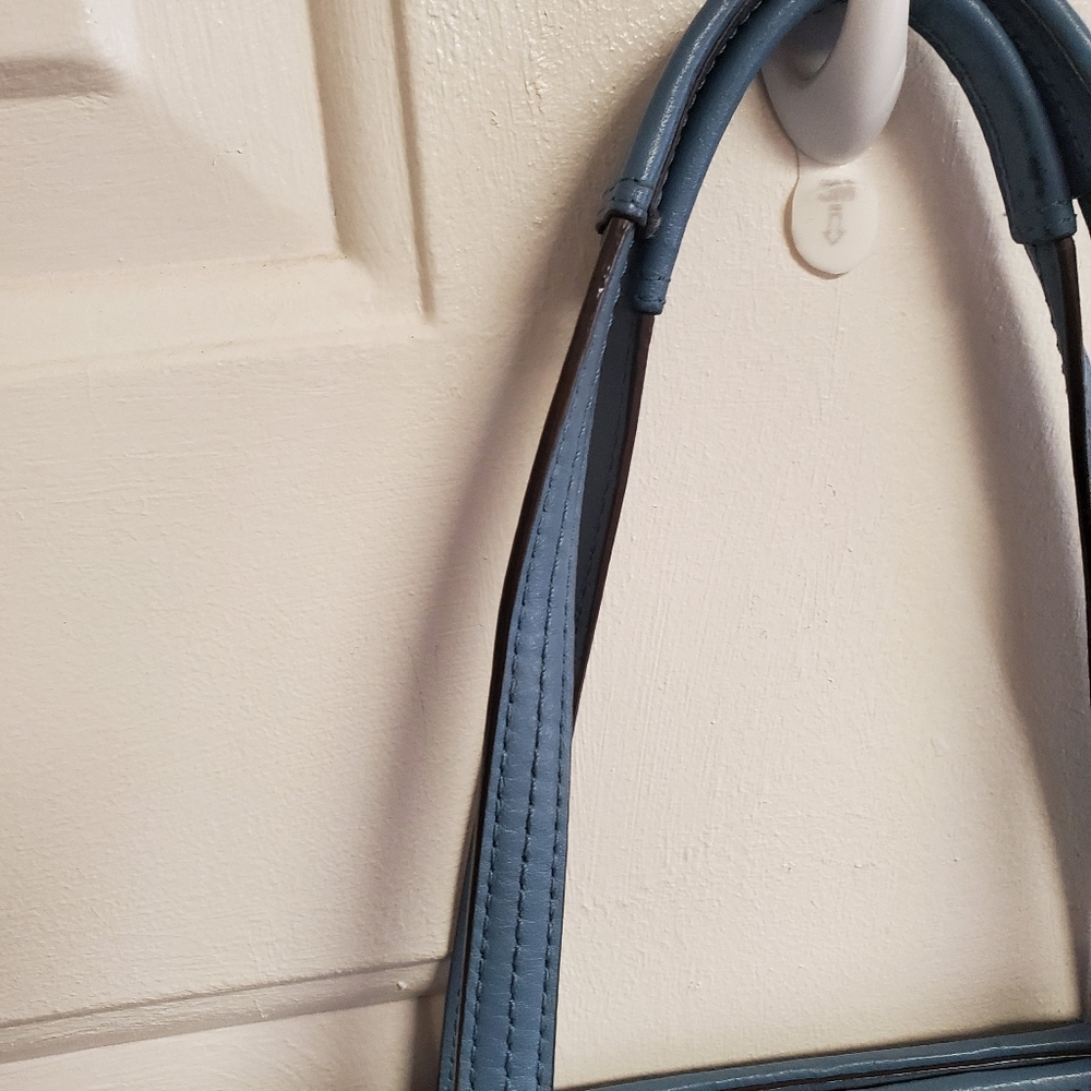 Beautiful light blue Coach cut out pattern bag - Picture 14 of 16